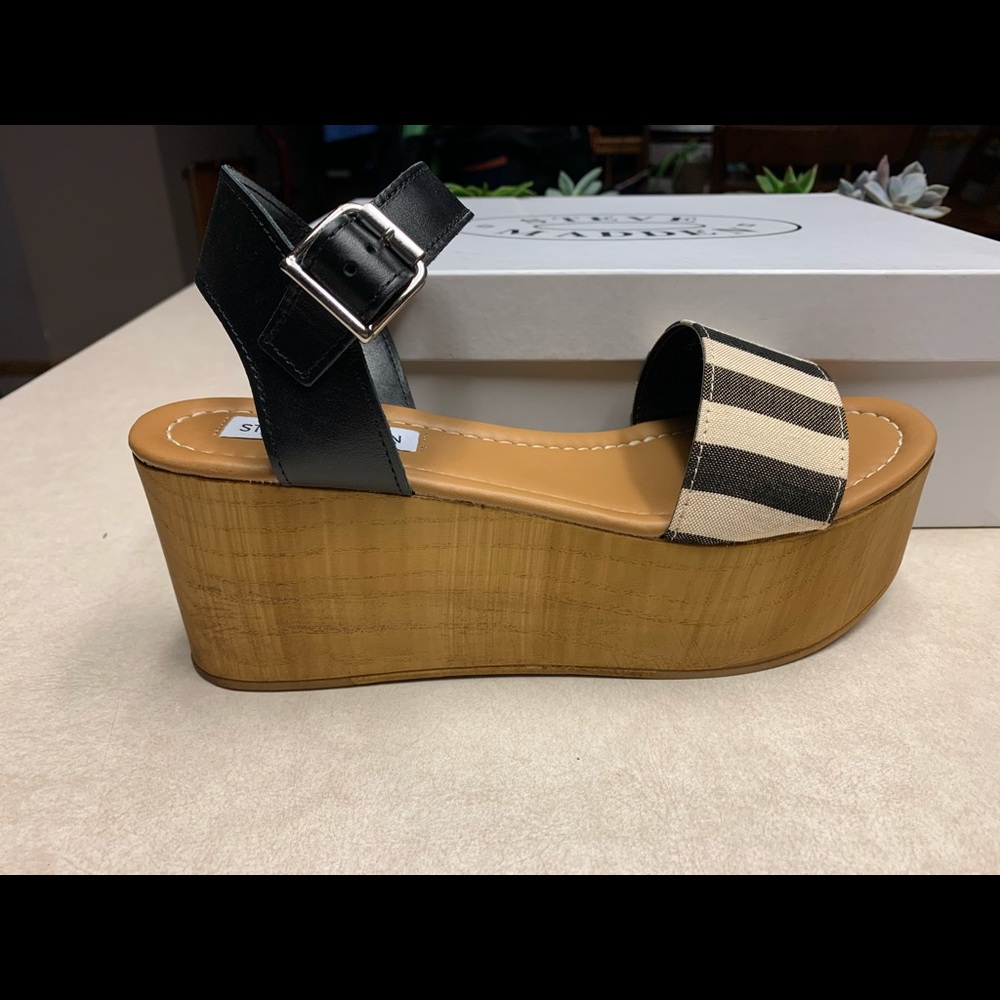 Brand new Steve Madden platform sandals sz. 8